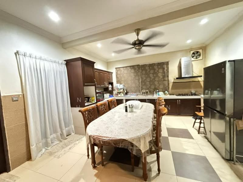 Rumah Banglo untuk Dijual di Taman Puncak Perdana (Shah Alam) - Nahathir Shahabudin - Kitchen - PropertyGuru.com.my