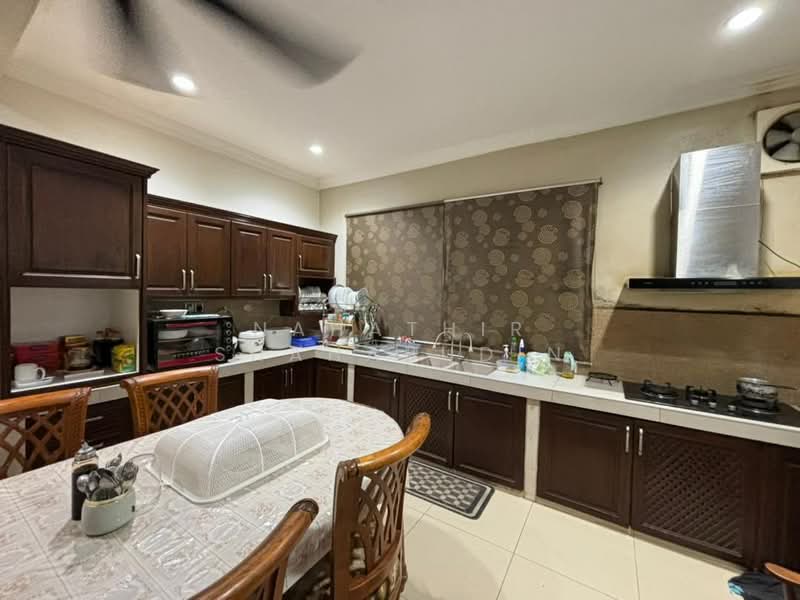 Rumah Banglo untuk Dijual di Taman Puncak Perdana (Shah Alam) - Nahathir Shahabudin - Kitchen - PropertyGuru.com.my