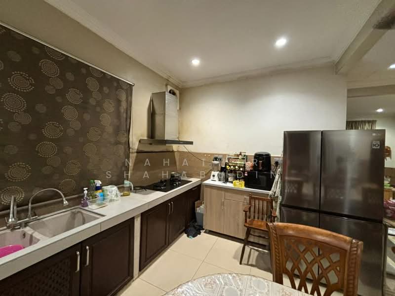 Rumah Banglo untuk Dijual di Taman Puncak Perdana (Shah Alam) - Nahathir Shahabudin - Kitchen - PropertyGuru.com.my