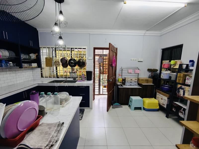 1-storey Terraced House for Sale in Taman Puteri Wangsa (Ulu Tiram) - Darren Siu - Kitchen - PropertyGuru.com.my