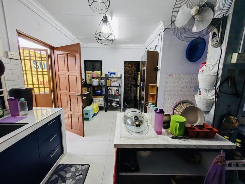 1-storey Terraced House for Sale in Taman Puteri Wangsa (Ulu Tiram) - Darren Siu - Kitchen - PropertyGuru.com.my