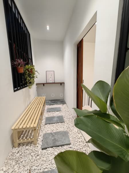 Rumah Teres 1 Tingkat untuk Dijual di Taman Seaview (Melaka City) - Woon . - Entrance - PropertyGuru.com.my