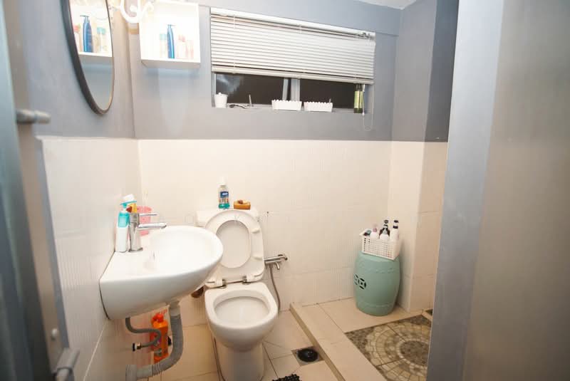 Condominium for Sale at Meadow Park 2 - Hao Kai Khaw - Bathroom - PropertyGuru.com.my