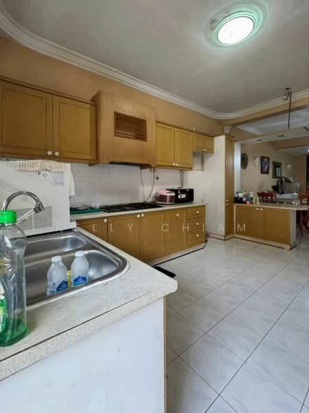 Rumah Teres 2 Tingkat untuk Dijual di Taman Daya (Johor Bahru) - Kelly Chiam - Kitchen - PropertyGuru.com.my