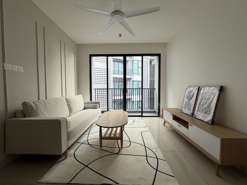 Servis Apartment untuk Disewa di AraTre' Residences - Caven Chng - Living Room - PropertyGuru.com.my