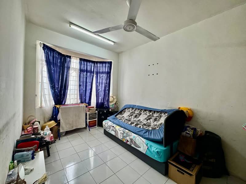 Apartment for Sale at Pangsapuri Mawar Sari - Amzar Faiz - Bedroom - PropertyGuru.com.my