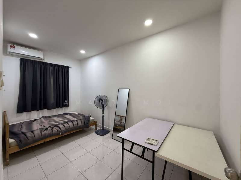 Rumah Teres 2 Tingkat untuk Disewa di Taman Mount Austin (Tebrau) - Amanda Moi - Bedroom - PropertyGuru.com.my
