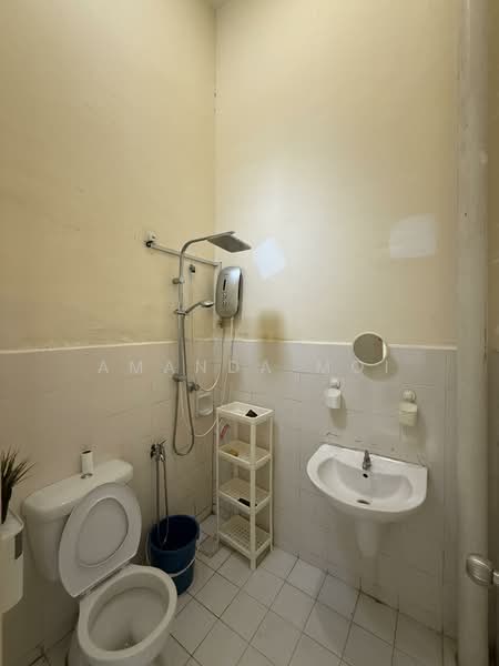 Rumah Teres 2 Tingkat untuk Disewa di Taman Mount Austin (Tebrau) - Amanda Moi - Bathroom - PropertyGuru.com.my