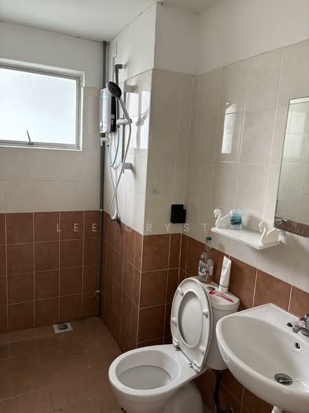Condominium for Rent at Pearl Avenue - Lee Crystal - Bathroom - PropertyGuru.com.my