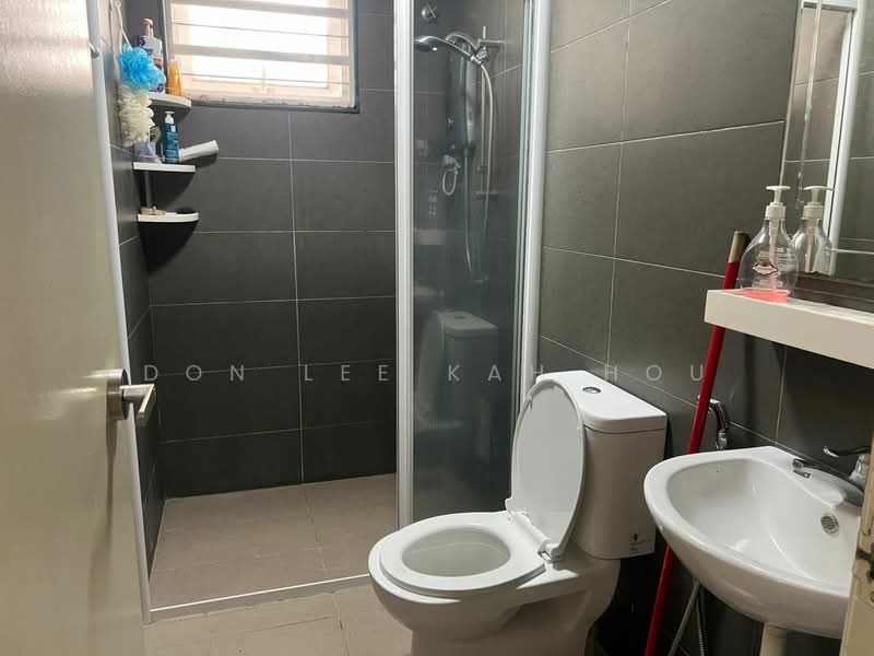 Condominium for Rent at Mutiara Ville - Don Lee Kah Hou - Bathroom - PropertyGuru.com.my