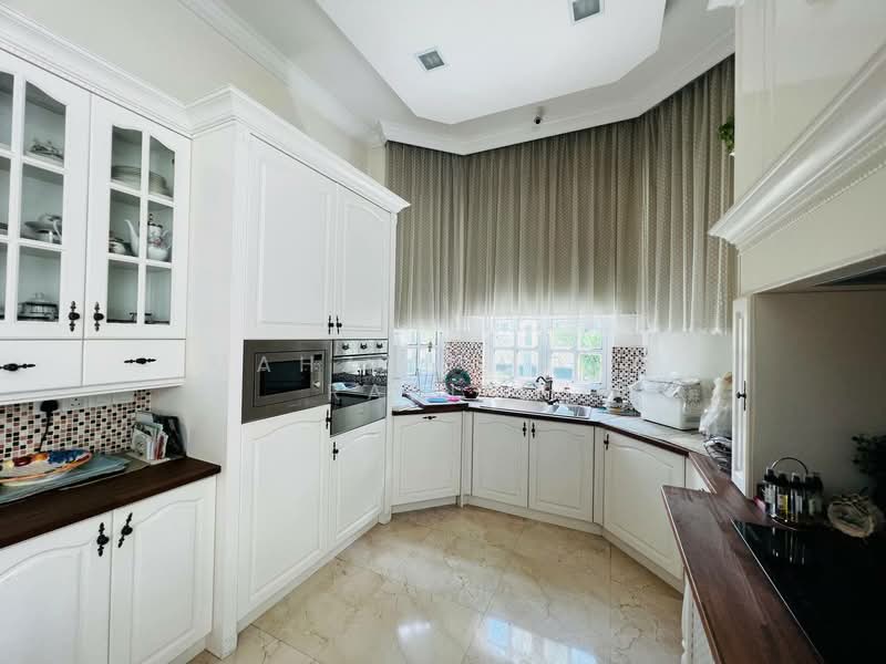 Bungalow for Sale in Cyberjaya (Selangor) - Mahzah Mohd Rapiee - Kitchen - PropertyGuru.com.my