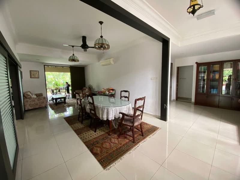 Bungalow for Sale in Shah Alam (Selangor) - Nahathir Shahabudin - Living Room - PropertyGuru.com.my