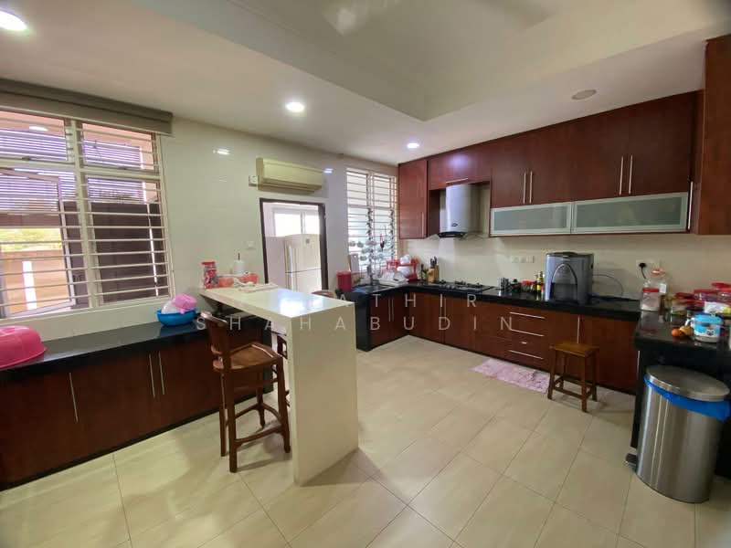 Bungalow for Sale in Shah Alam (Selangor) - Nahathir Shahabudin - Kitchen - PropertyGuru.com.my