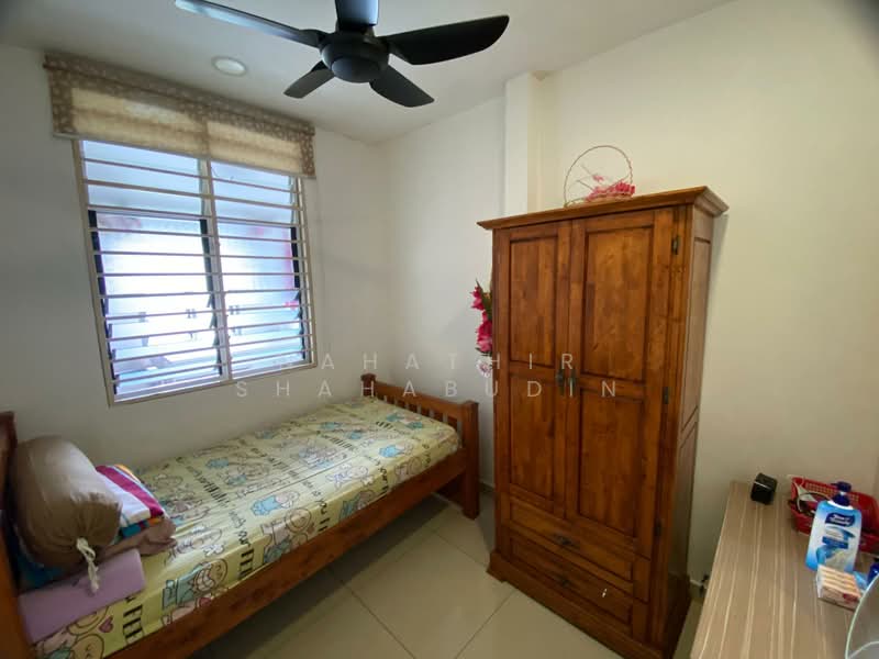 Bungalow for Sale in Shah Alam (Selangor) - Nahathir Shahabudin - Bedroom - PropertyGuru.com.my