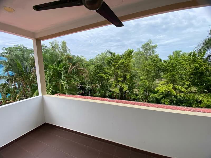 Bungalow for Sale in Shah Alam (Selangor) - Nahathir Shahabudin - Balcony - PropertyGuru.com.my