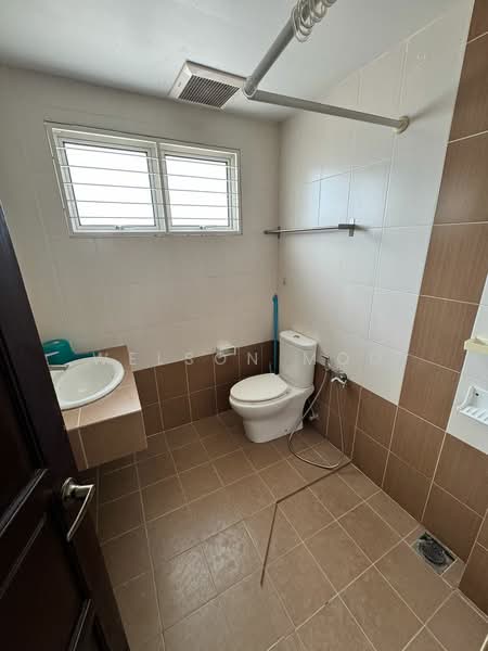2.5-storey Terraced House for Sale in Taman Indah Gemilang 1 (Batu Caves) - Welson Moo - Bathroom - PropertyGuru.com.my