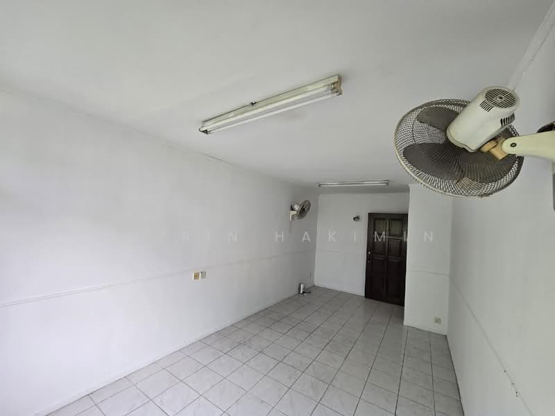 Shop / Office for Sale in Bukit Idaman (Selayang) - Nazrin Hakimin - Interior - PropertyGuru.com.my