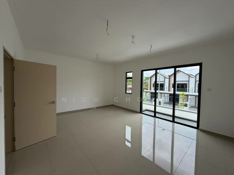 2-storey Terraced House for Sale in Taman Seri Austin (Tebrau) - Nico Chong - Living Room - PropertyGuru.com.my