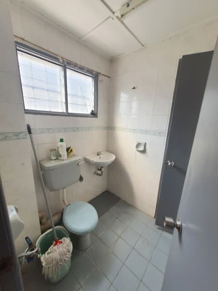 2-storey Terraced House for Sale in TAMAN PUCHONG UTAMA (Puchong) - Jason Tan - Bathroom - PropertyGuru.com.my