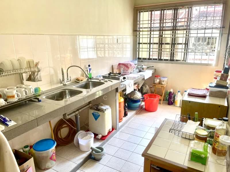1.5-storey Terraced House for Sale in Taman Pelangi Indah (Ulu Tiram) - Jessica Boey - Kitchen - PropertyGuru.com.my