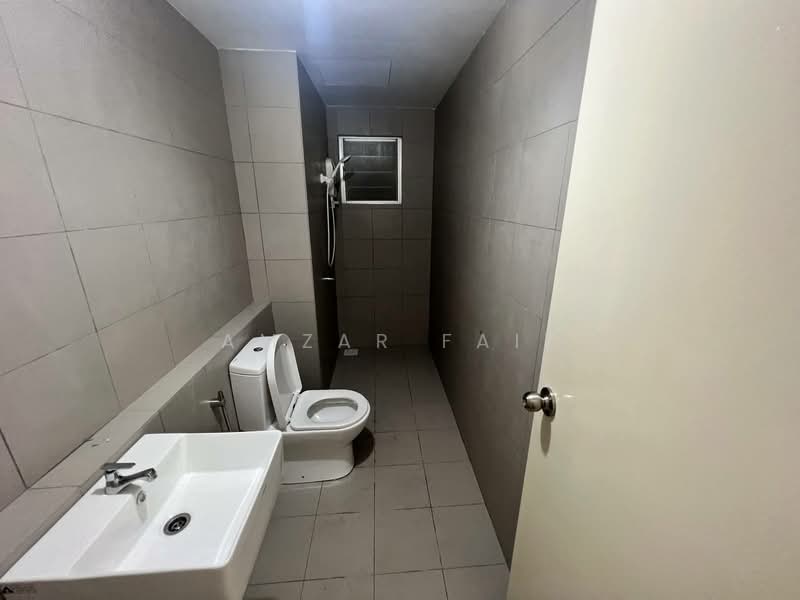 Condominium for Sale at Lakefront Homes - Amzar Faiz - Bathroom - PropertyGuru.com.my