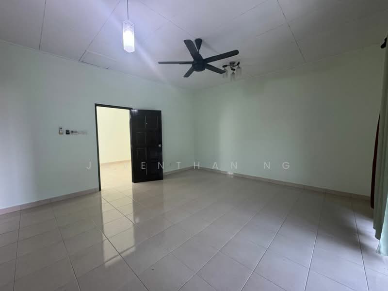 Rumah Teres 2 Tingkat untuk Dijual di Bandar Dato Onn (Tebrau) - Javenthan Ng - Living Room - PropertyGuru.com.my