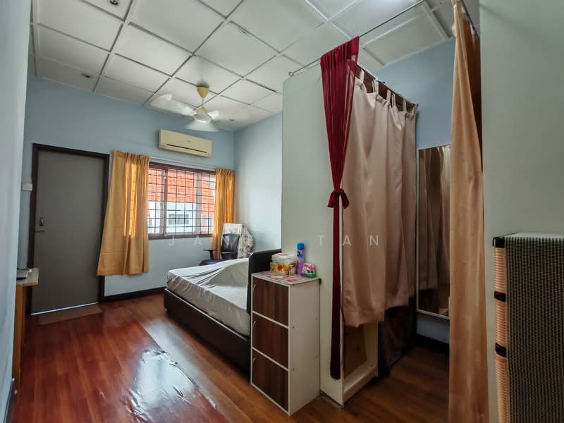 2-storey Terraced House for Sale in SS18 (Subang Jaya) - Janet Tan - Bedroom - PropertyGuru.com.my
