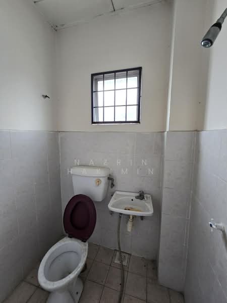 2-storey Terraced House for Sale in Bandar Tasik Puteri (Rawang) - Nazrin Hakimin - Bathroom - PropertyGuru.com.my
