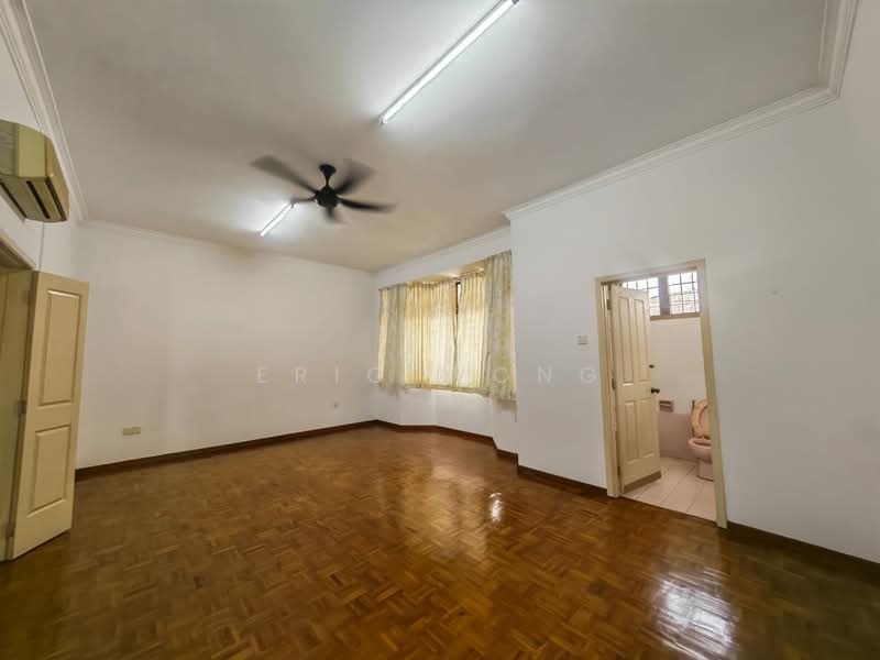 Rumah Teres 2 Tingkat untuk Disewa di Taman Suria (Johor Bahru) - Eric Wong - Living Room - PropertyGuru.com.my