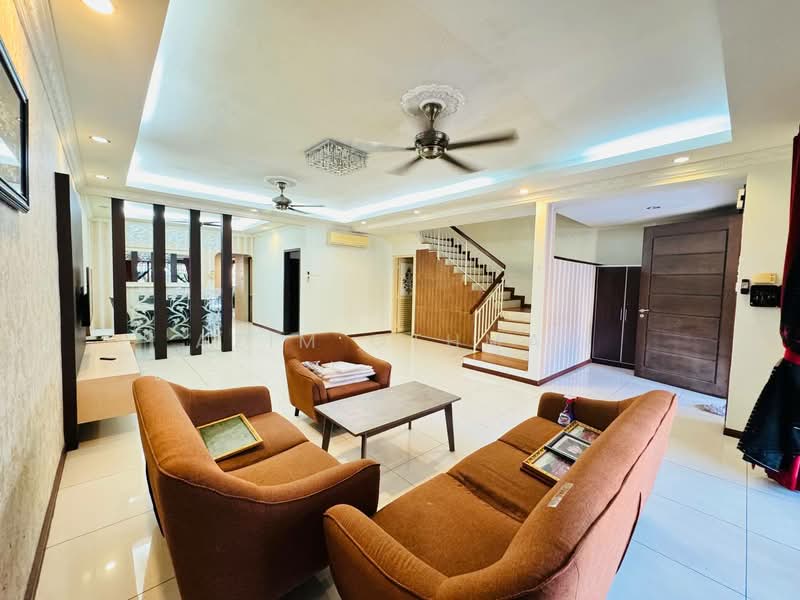 2-storey Terraced House for Sale in Cahaya Spk (Shah Alam) - Azim Othman - Living Room - PropertyGuru.com.my