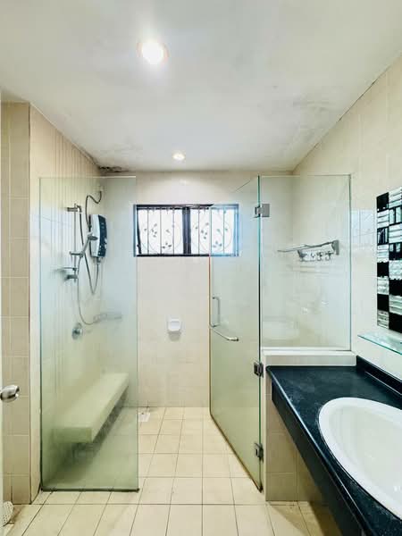 2-storey Terraced House for Sale in Cahaya Spk (Shah Alam) - Azim Othman - Bathroom - PropertyGuru.com.my