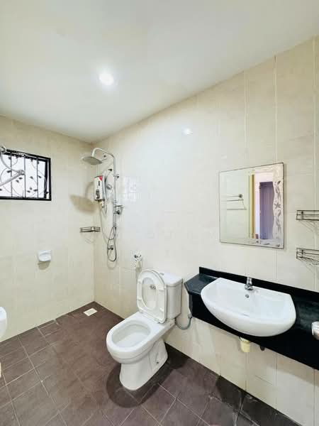 2-storey Terraced House for Sale in Cahaya Spk (Shah Alam) - Azim Othman - Bathroom - PropertyGuru.com.my