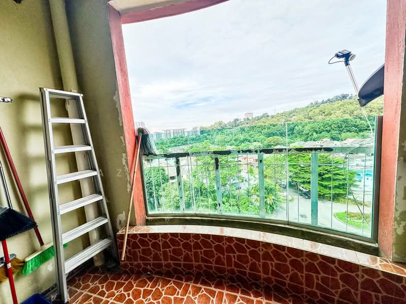 Pangsapuri untuk Dijual di Permata Heights Apartment - Azli Ibrahim - Balcony - PropertyGuru.com.my