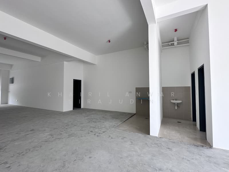Shop for Rent in Bukit Jelutong (Shah Alam) - Khairil Anwar Sirajudin - Interior - PropertyGuru.com.my