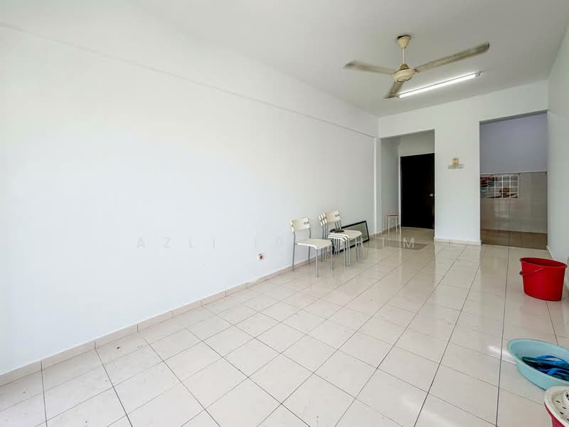 Pangsapuri untuk Dijual di Pangsapuri Cemara - Azli Ibrahim - Living Room - PropertyGuru.com.my