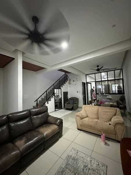 Rumah Teres 3 Tingkat untuk Dijual di Puchong (Selangor) - Johnson Khoo - Living Room - PropertyGuru.com.my