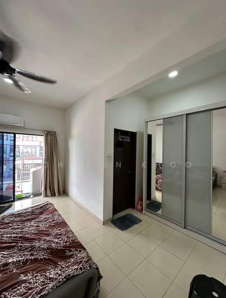 Rumah Teres 3 Tingkat untuk Dijual di Puchong (Selangor) - Johnson Khoo - Bedroom - PropertyGuru.com.my