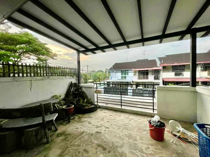 2-storey Terraced House for Sale in Ehsan Jaya (Johor Bahru) - Edward Siow - Balcony - PropertyGuru.com.my