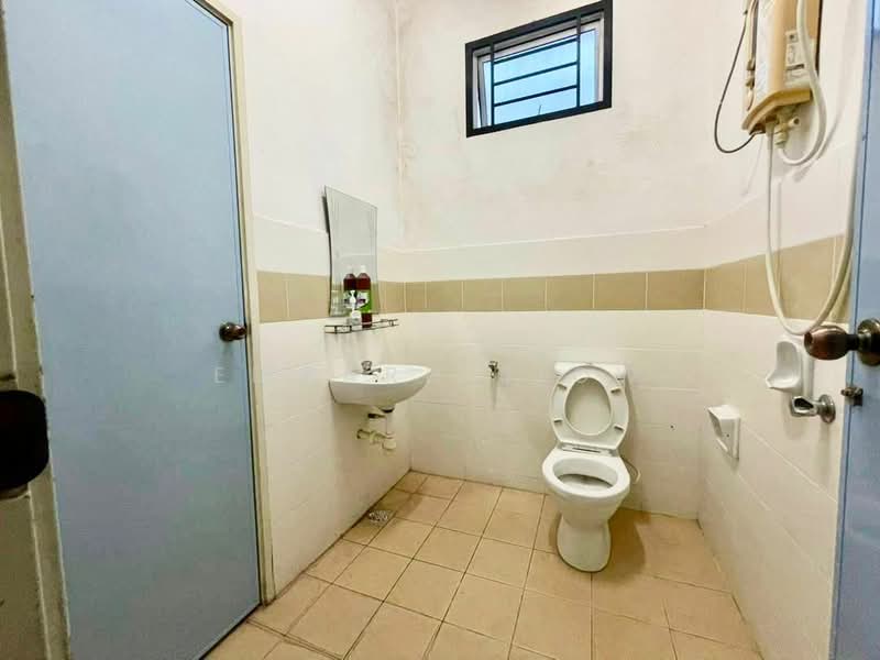 2-storey Terraced House for Sale in Ehsan Jaya (Johor Bahru) - Edward Siow - Bathroom - PropertyGuru.com.my