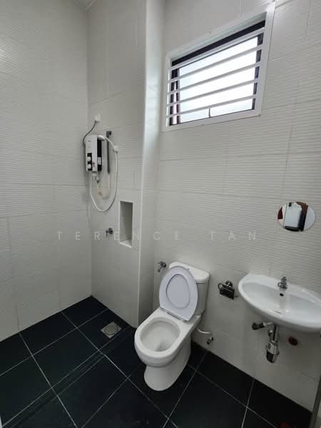 2-storey Terraced House for Rent in Kota Masai (Pasir Gudang) - Terence Tan - Bathroom - PropertyGuru.com.my