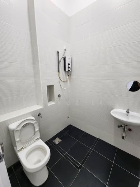 Rumah Teres 2 Tingkat untuk Disewa di Masai (Johor) - Terence Tan - Bathroom - PropertyGuru.com.my