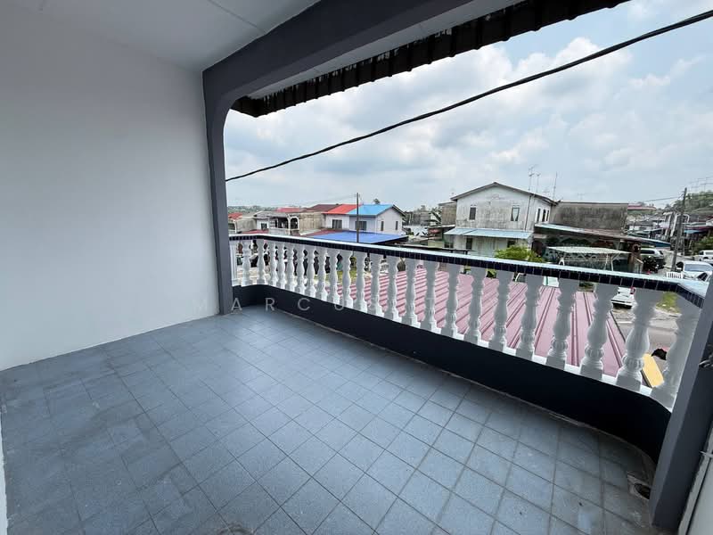 Rumah Teres 2 Tingkat untuk Dijual di Taman Intan Kluang (Kluang) - Marcus Tey - Balcony - PropertyGuru.com.my