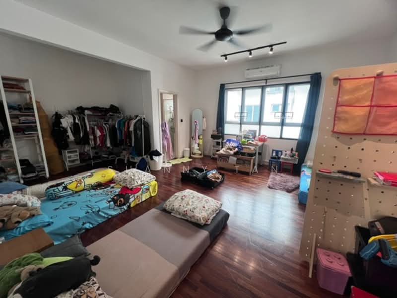 Rumah Teres 3 Tingkat untuk Dijual di Bandar Sungai Long (Selangor) - Shanny Tan - Living Room - PropertyGuru.com.my
