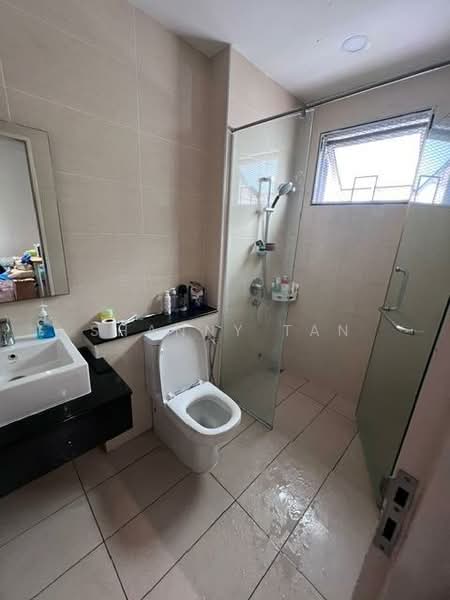 Rumah Teres 3 Tingkat untuk Dijual di Bandar Sungai Long (Selangor) - Shanny Tan - Bathroom - PropertyGuru.com.my