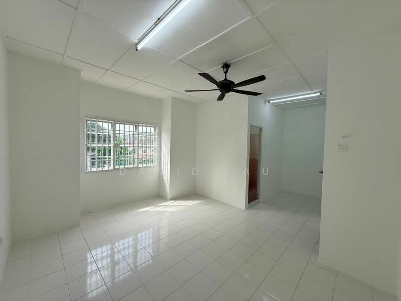 2-storey Terraced House for Sale in Taman Putri (Kulai) - David Lau - Living Room - PropertyGuru.com.my
