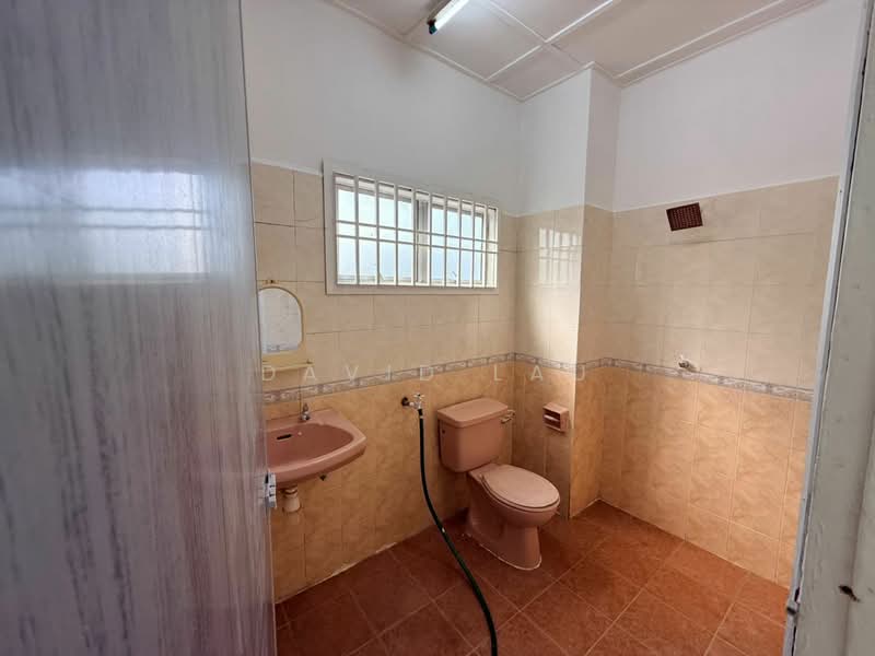 2-storey Terraced House for Sale in Taman Putri (Kulai) - David Lau - Bathroom - PropertyGuru.com.my