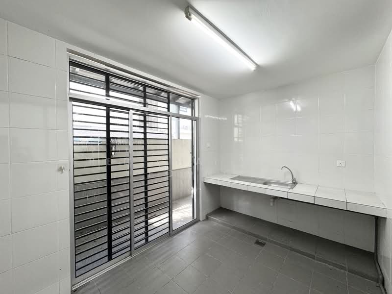 Rumah Teres 3 Tingkat untuk Dijual di Taman Juara Jaya (Cheras) - Fred Chai Meng Foong - Kitchen - PropertyGuru.com.my