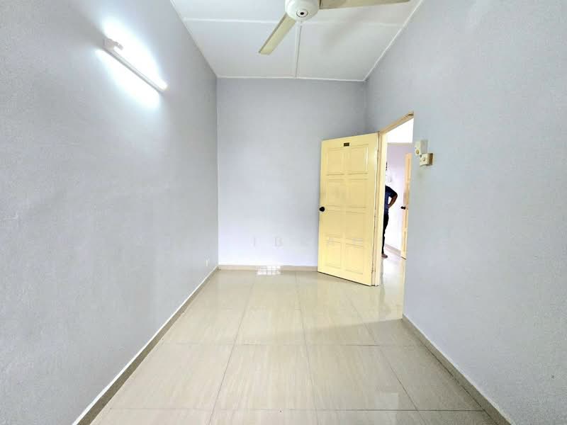 2-storey Terraced House for Sale in Taman Kosas (Ampang) - Azli Ibrahim - Interior - PropertyGuru.com.my