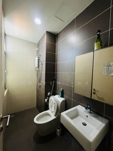 Servis Apartment untuk Disewa di Sky Habitat - Andrew Ang - Bathroom - PropertyGuru.com.my