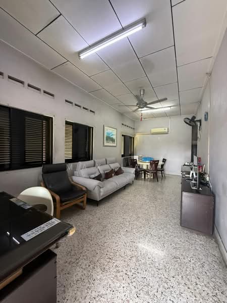 1-storey Terraced House for Sale in Taman Daya (Johor Bahru) - Max Lam - Living Room - PropertyGuru.com.my
